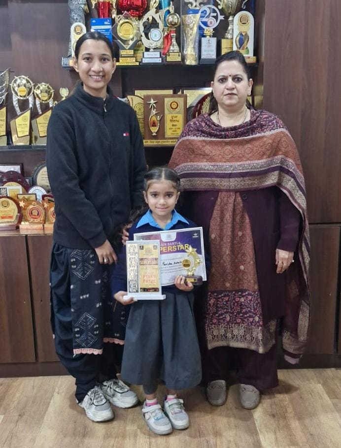 Crowning Glory: Parisha Kataria from BVM Kitchlu Nagar leads in City Level Main Banunga Superstar Competition with First Prize